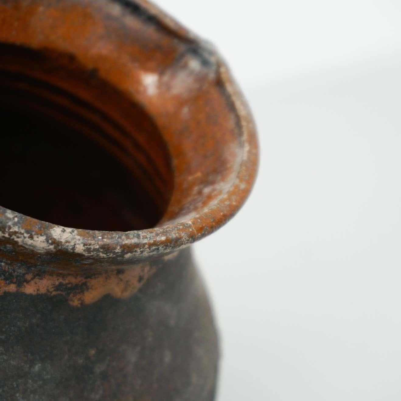 Vase en céramique espagnole traditionnelle du début du 20e siècle en vente 5