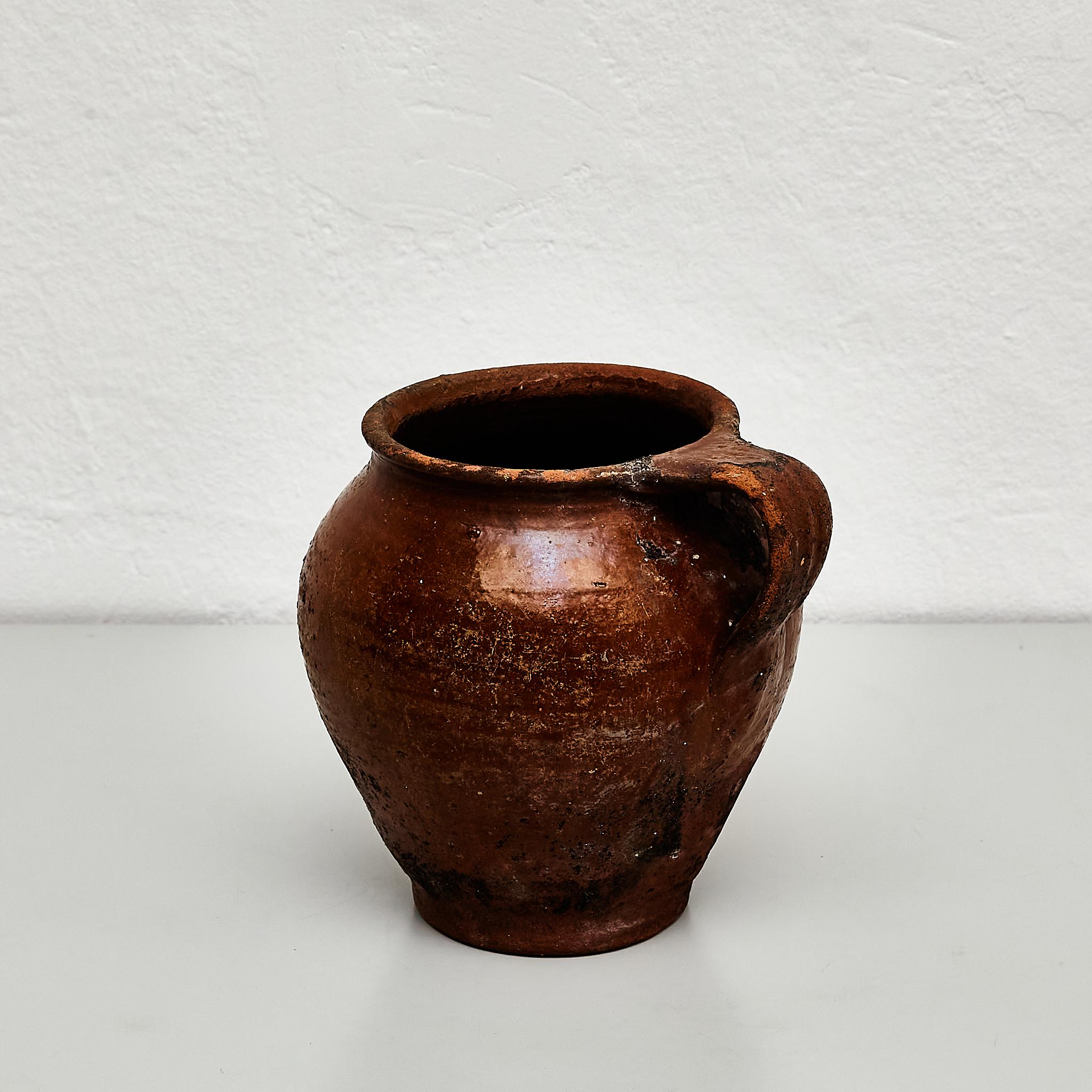 Early 20th Century Traditional Spanish Ceramic Vase In Fair Condition In Barcelona, Barcelona