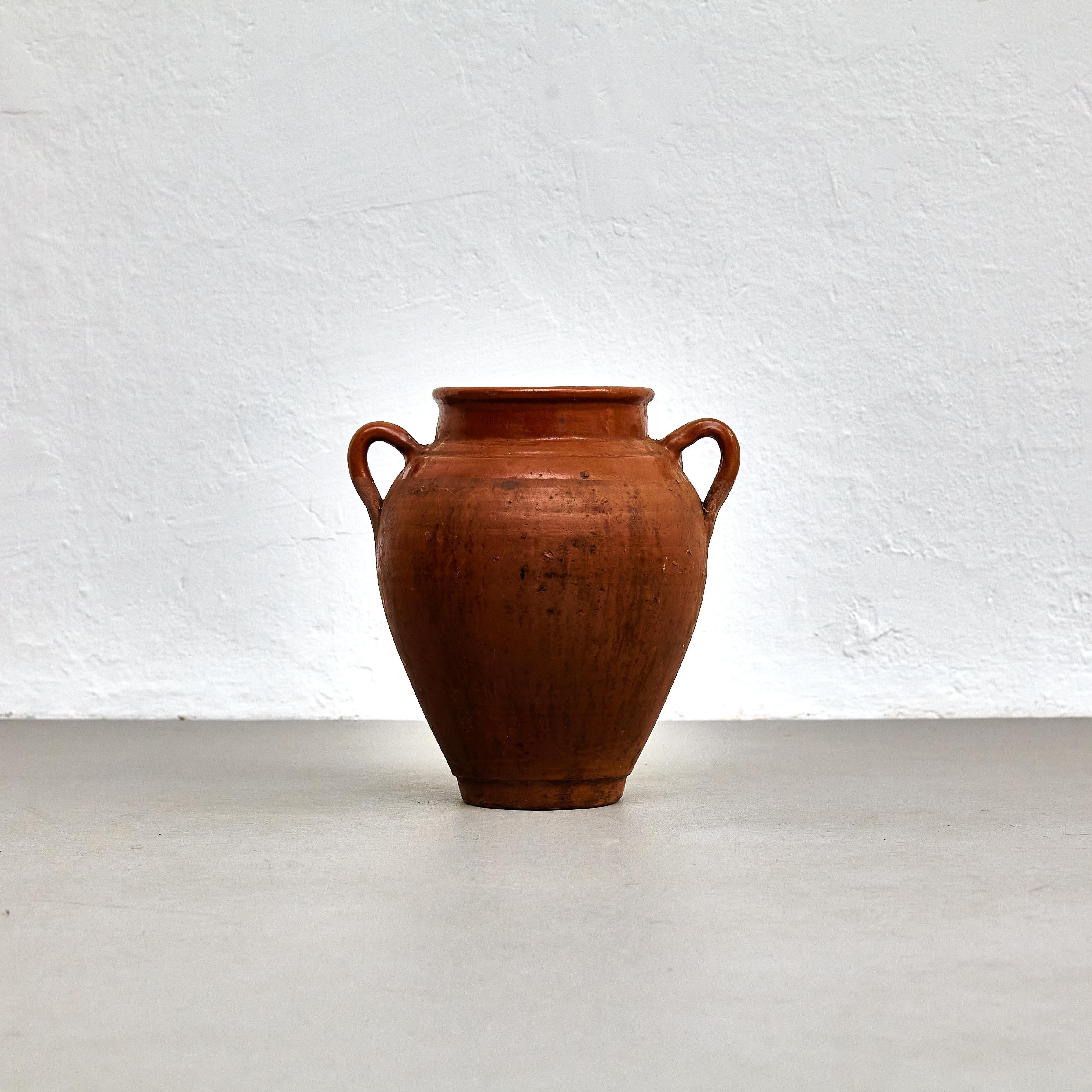 Early 20th Century Traditional Spanish Ceramic Vase In Fair Condition For Sale In Barcelona, ES