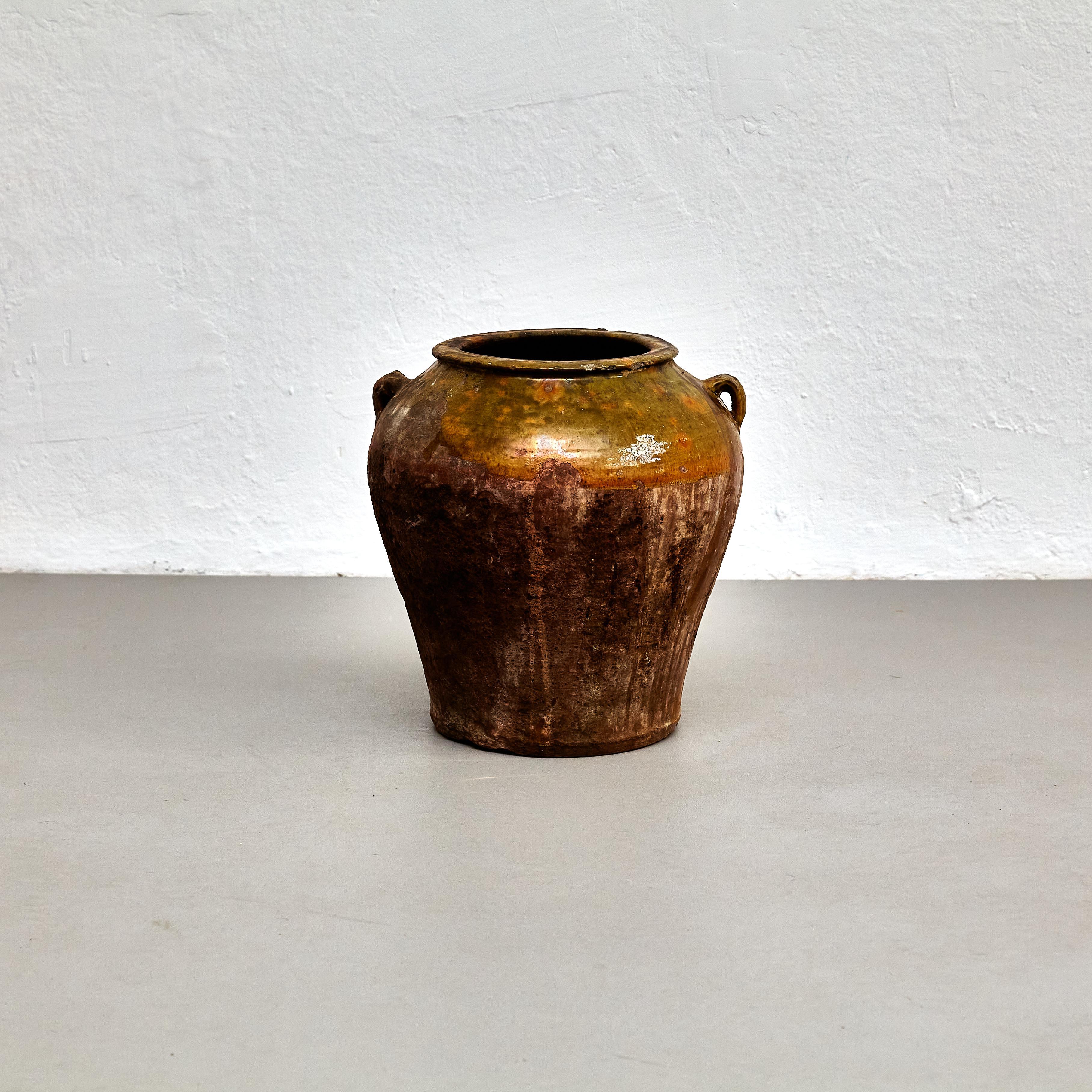 Vase en céramique espagnole traditionnelle du début du 20e siècle État moyen - En vente à Barcelona, ES
