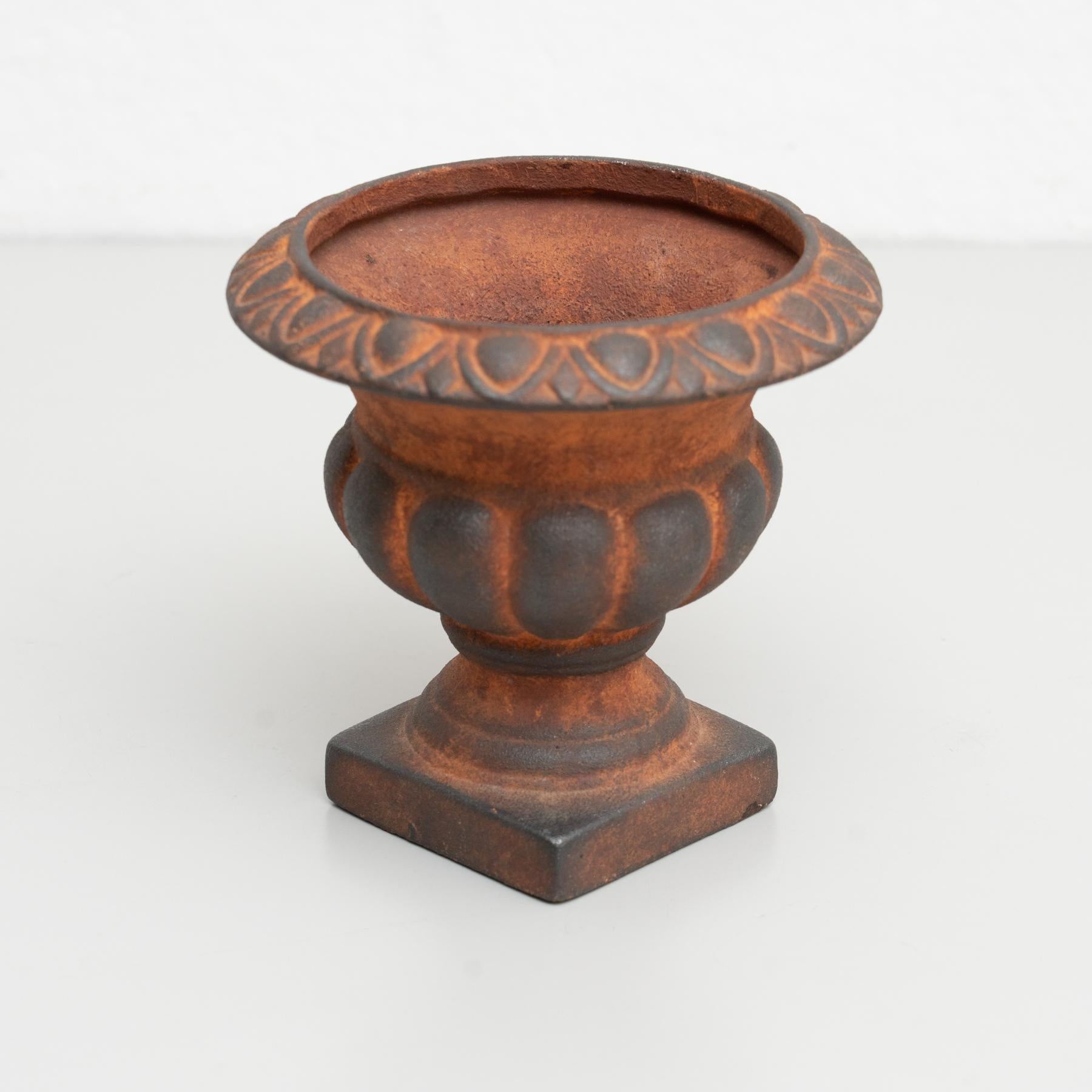 Vase en céramique espagnole traditionnelle du début du 20e siècle en vente 1