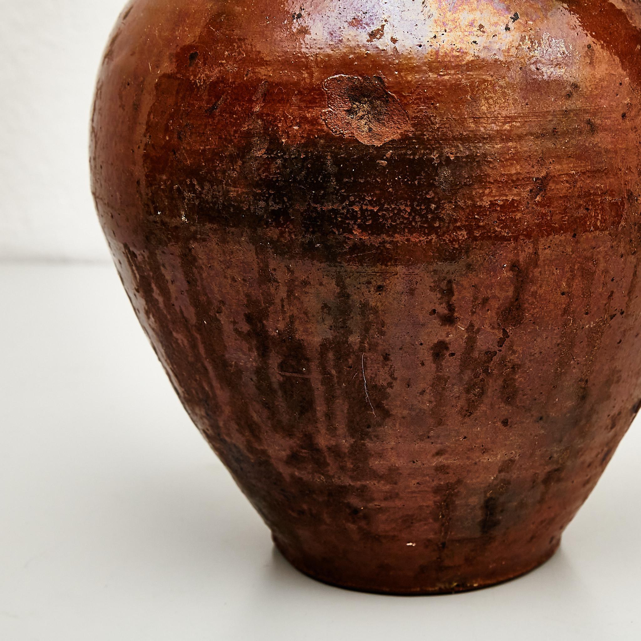 Early 20th Century Traditional Spanish Ceramic Vase For Sale 4