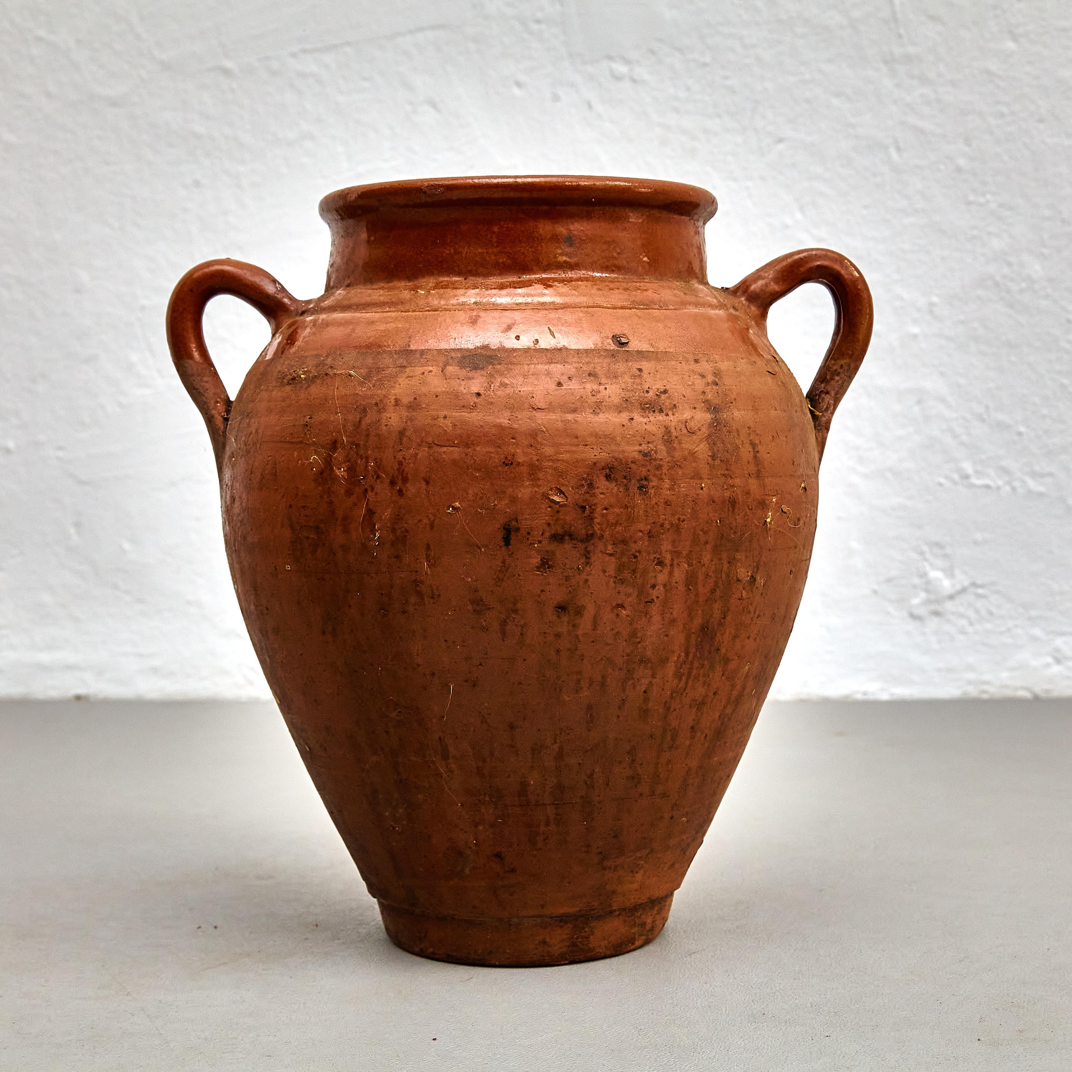 Vase en céramique espagnole traditionnelle du début du 20e siècle en vente 1