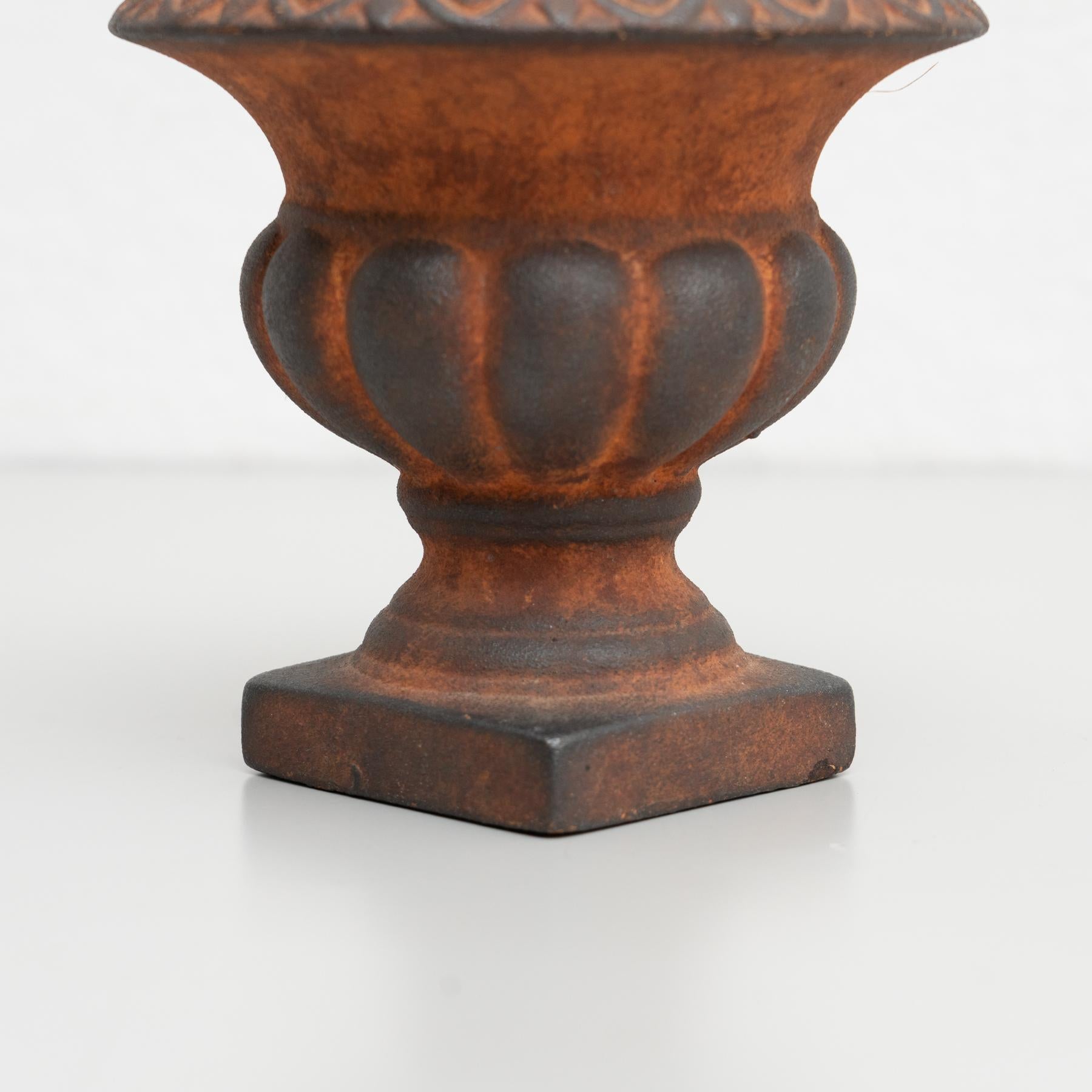 Vase en céramique espagnole traditionnelle du début du 20e siècle en vente 2