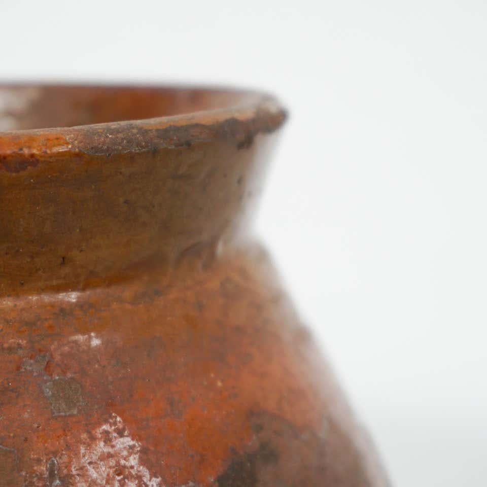 Vase en céramique espagnole traditionnelle du début du 20e siècle en vente 1