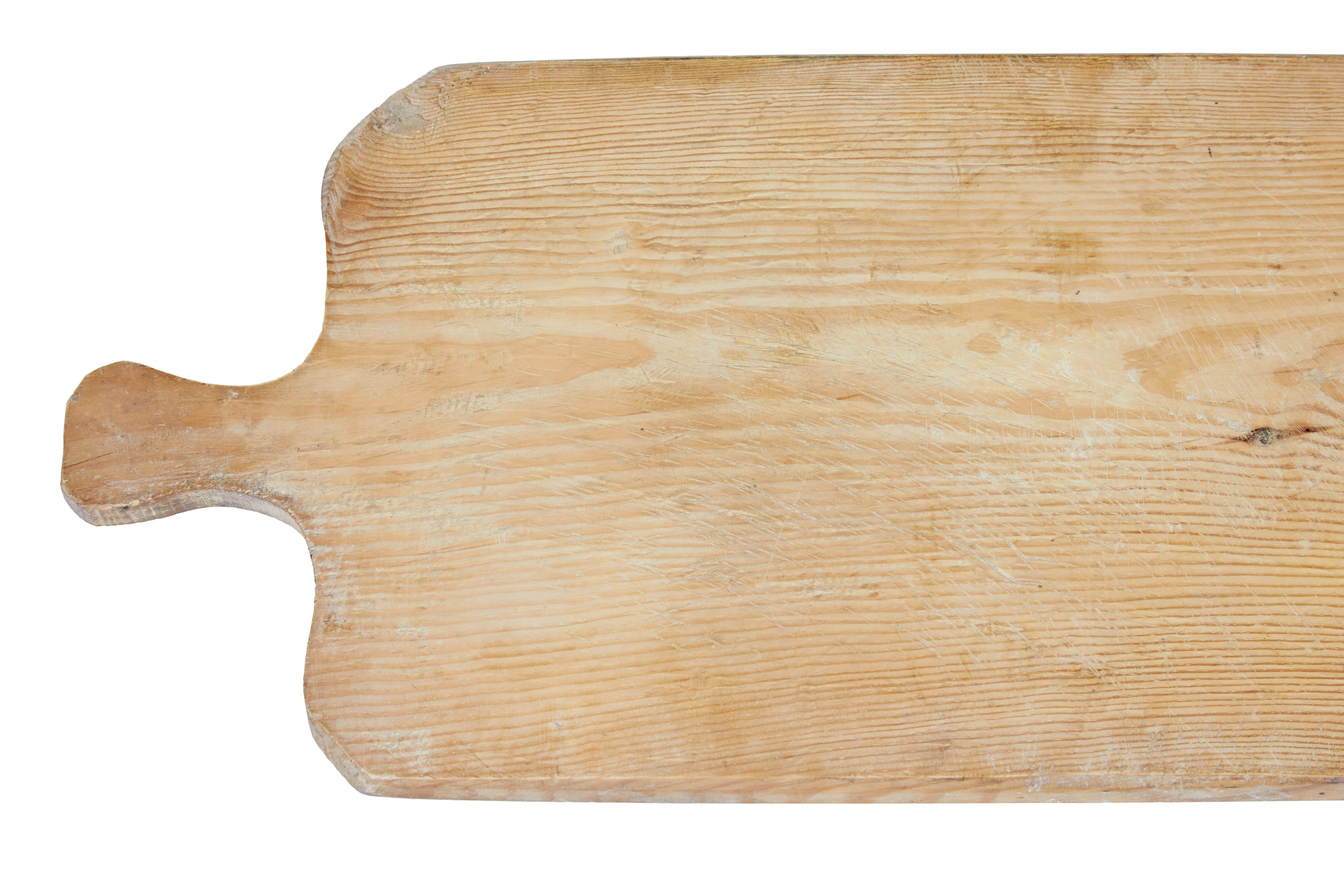 Tablero de pino tradicional sueco de principios del siglo XX Hecho a mano en venta