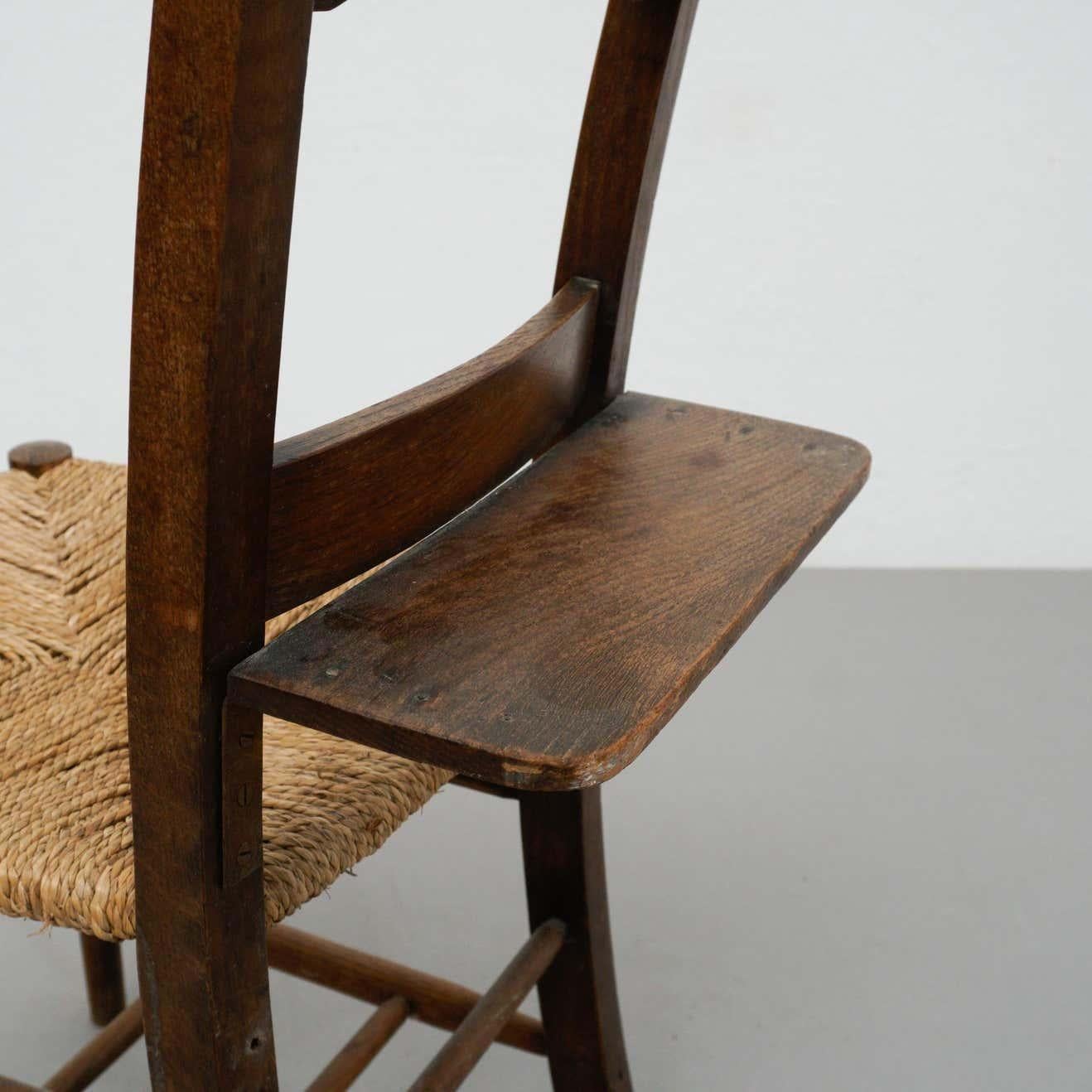 Early 20th Century Traditional Wood and Rattan Church Chair For Sale 1