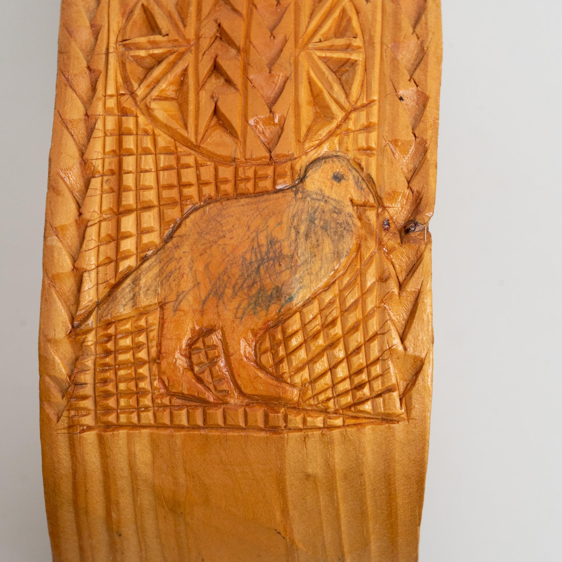 Early 20th Century Traditional Wooden Pastoral Primitive Carved Cowbell Support For Sale 7