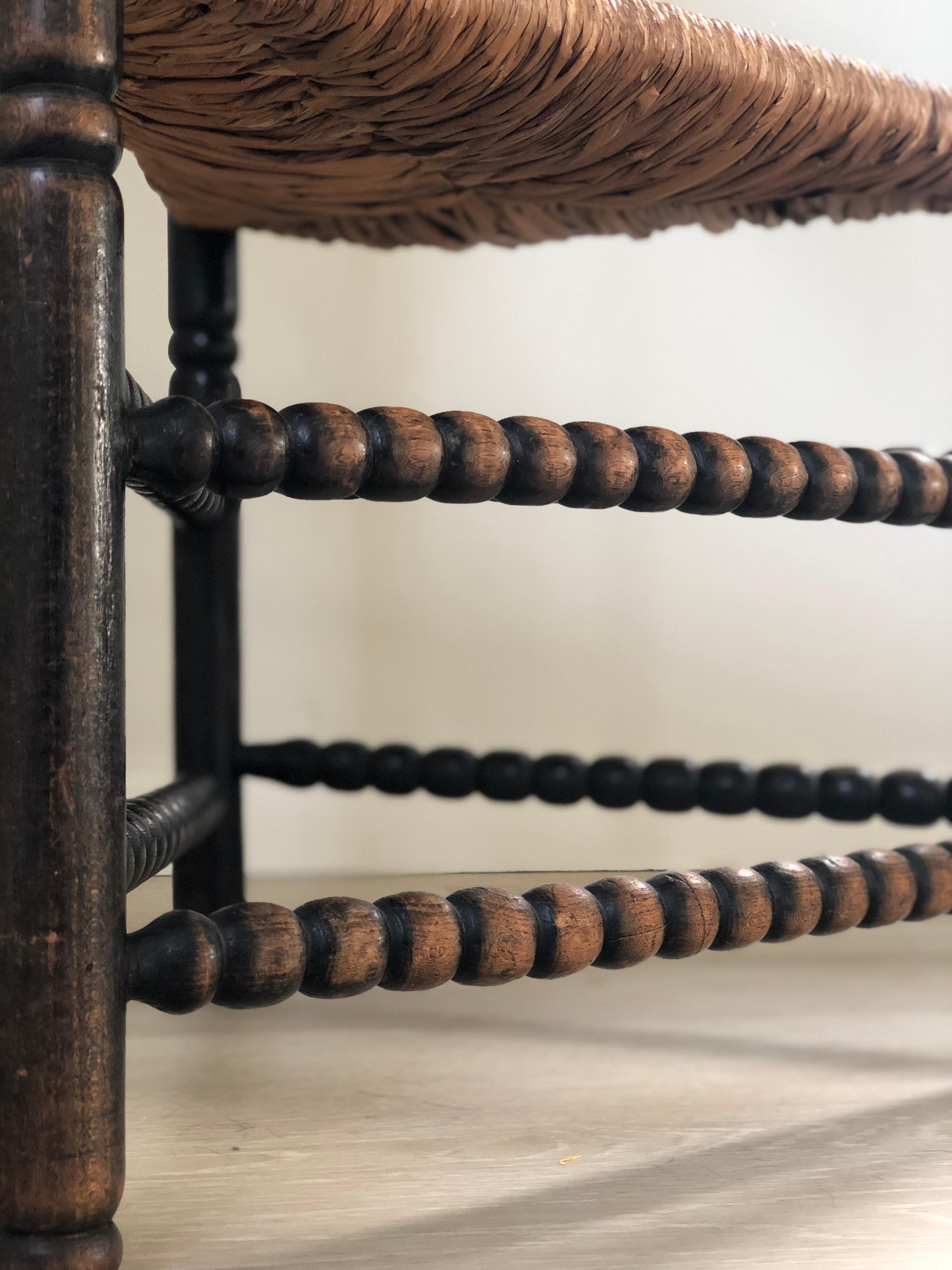 Early 20th Century Triangular Bobbin Corner Chair United Kingdom In Good Condition In Sakskøbing, DK