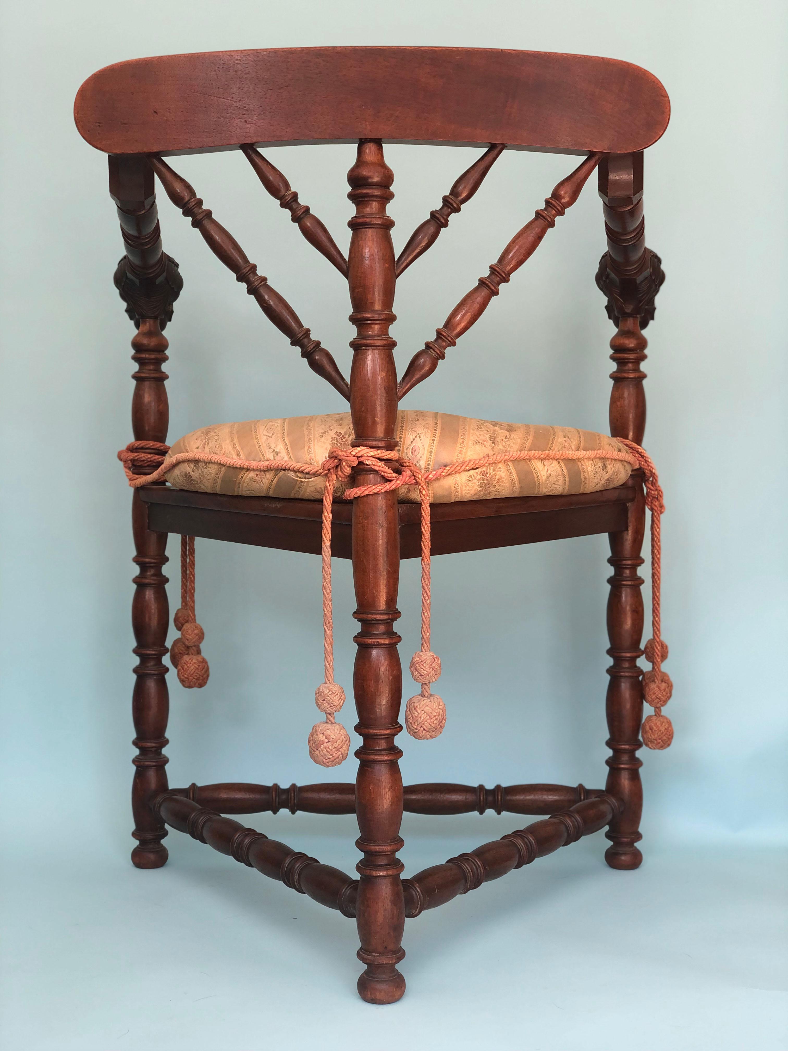 Gillows UK Early 20th Century Triangular Carved Corner Chair For Sale 2