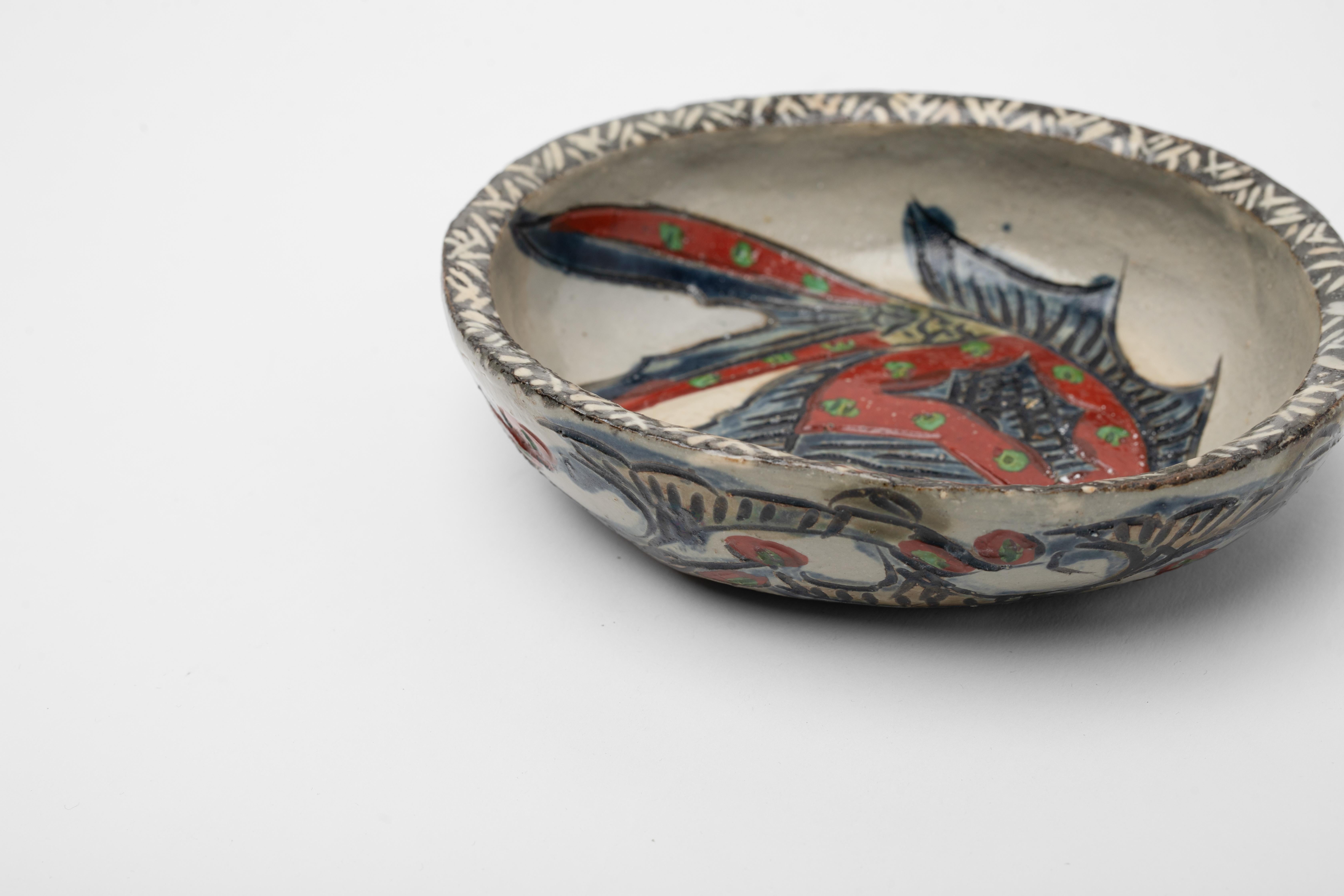 Tsuboya-ya-yaki-Fischschale aus Keramik des frühen 20. Jahrhunderts Okinawa (Japanisch) im Angebot