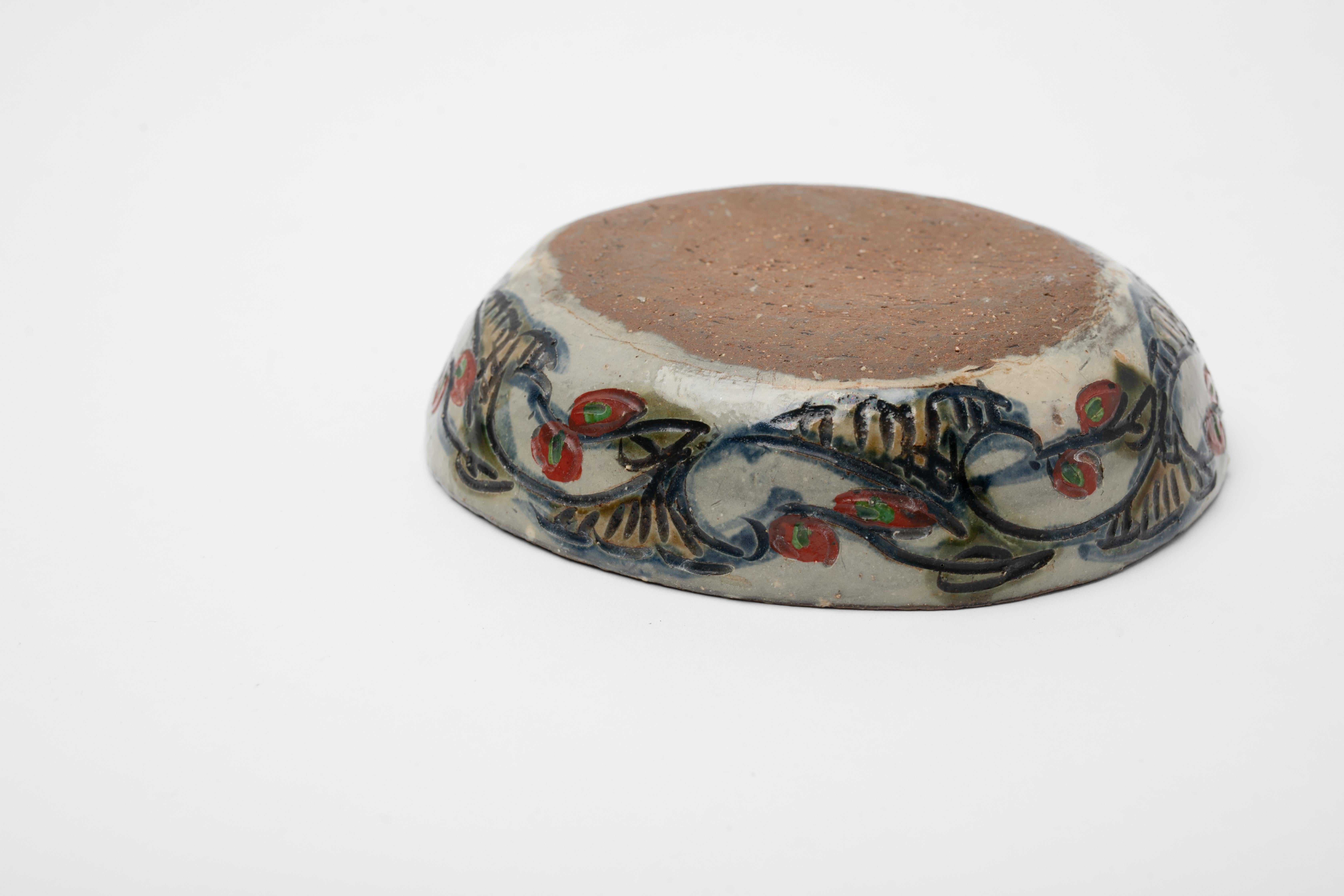Tsuboya-ya-yaki-Fischschale aus Keramik des frühen 20. Jahrhunderts Okinawa im Angebot 2