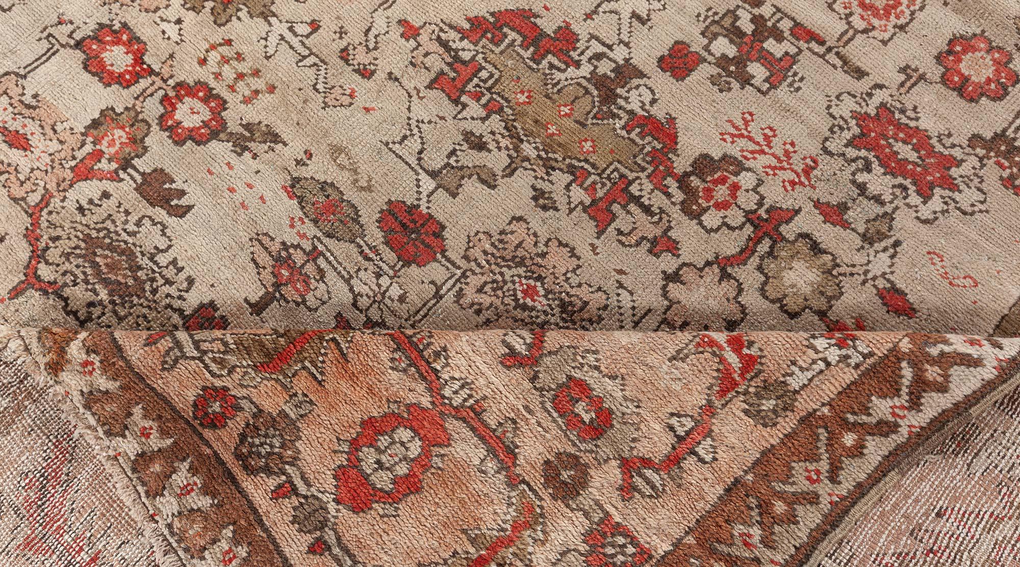 Hand-Knotted Early 20th Century Turkish Ghiordes Rug For Sale