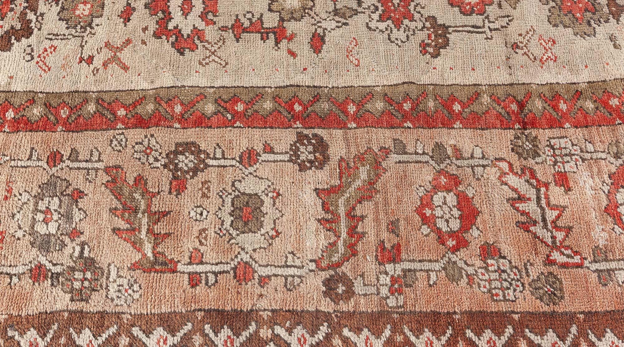 Early 20th Century Turkish Ghiordes Rug For Sale 1