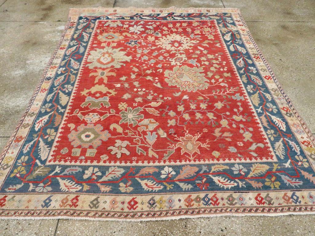 Un ancien tapis d'accent turc Ghourdes fait à la main au début du 20e siècle.

Mesures : 6' 11