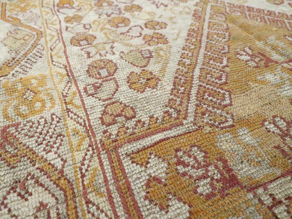 Rustico Tappeto Ghourdes turco dei primi del Novecento in vendita