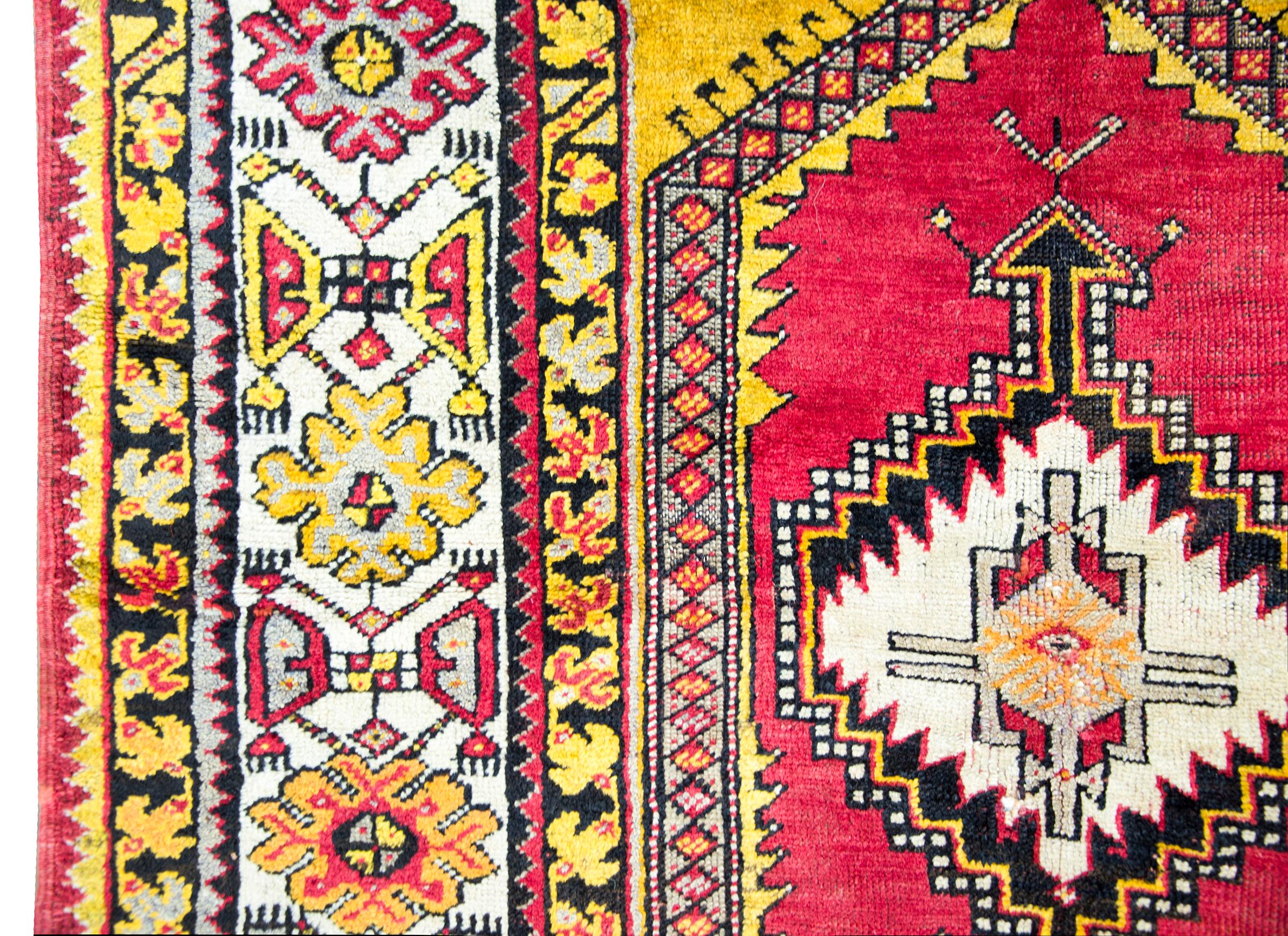 Türkischer Konya-Teppich des frühen 20. Jahrhunderts (Mitte des 20. Jahrhunderts) im Angebot