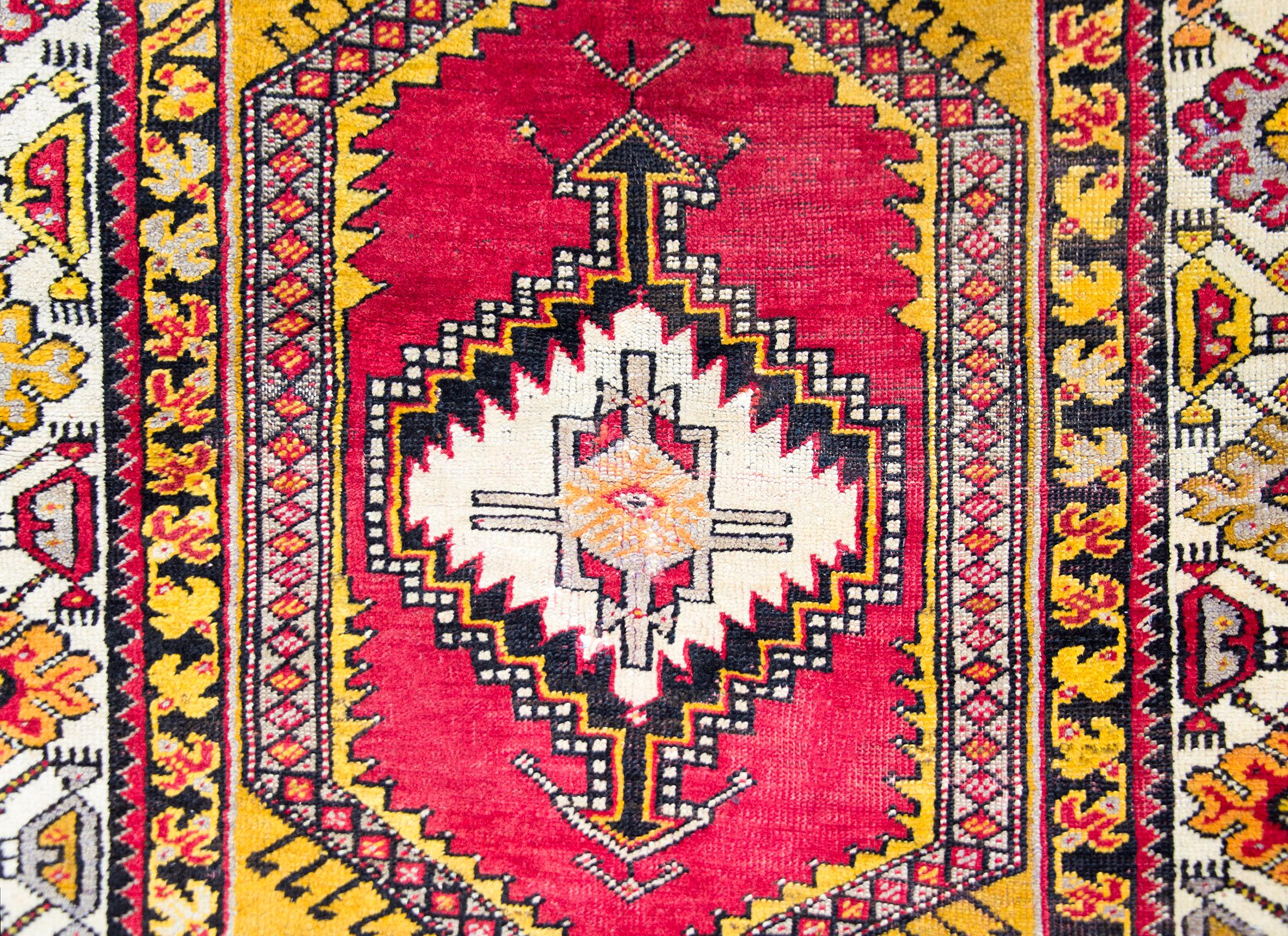 Türkischer Konya-Teppich des frühen 20. Jahrhunderts im Angebot 2