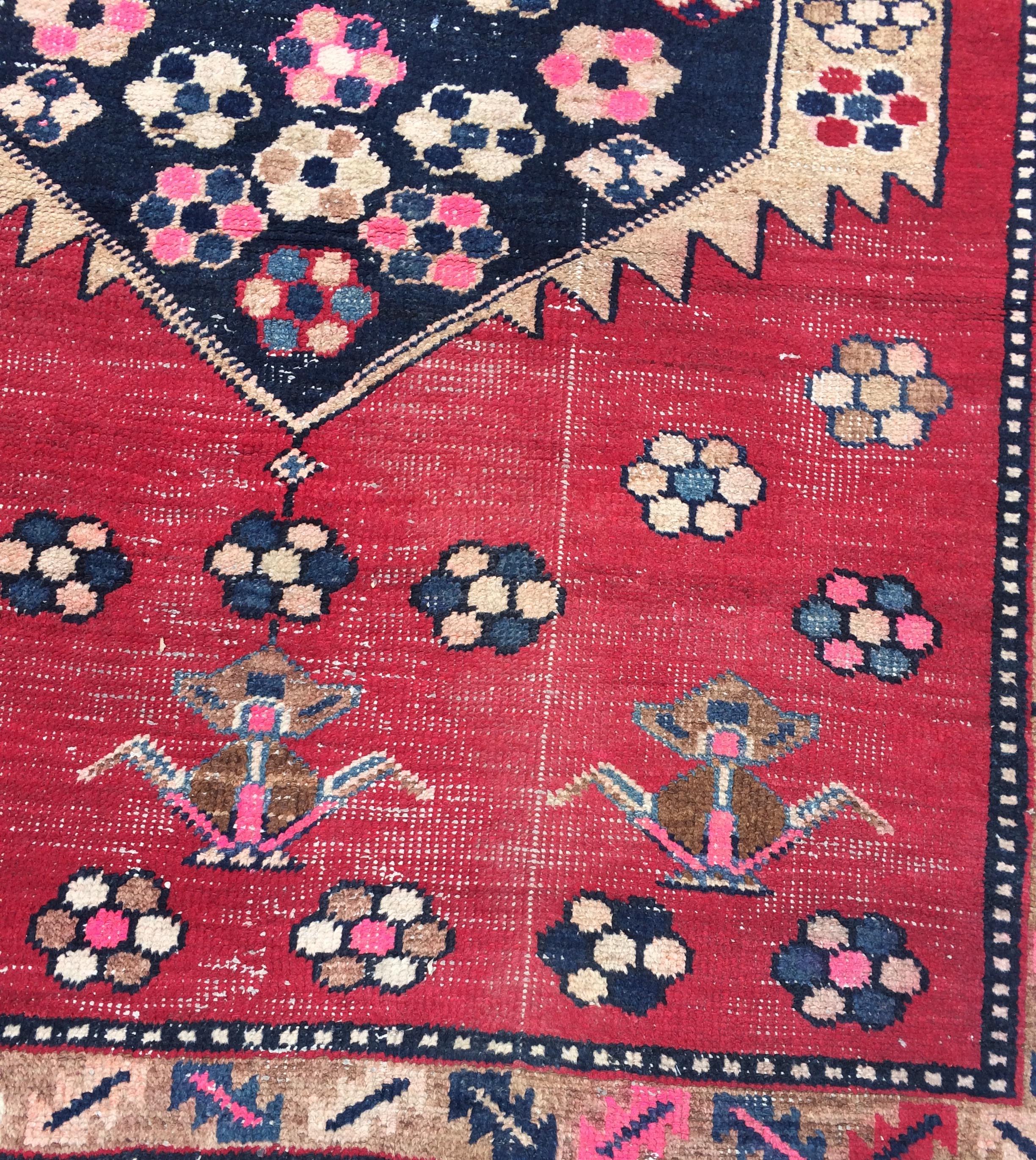 Early 20th Century Semi-Antique Accent Rug In Good Condition For Sale In Miami, FL