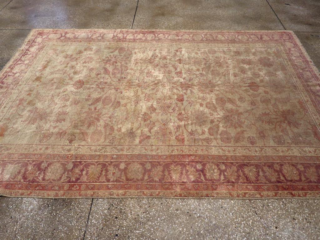 Noué à la main Early 20th Century Turkish Oushak Accent Rug en vente
