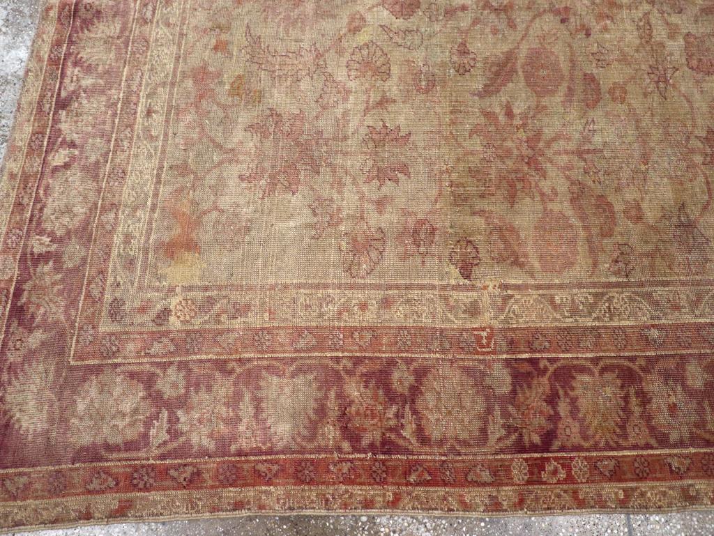 Early 20th Century Turkish Oushak Accent Rug Excellent état - En vente à New York, NY