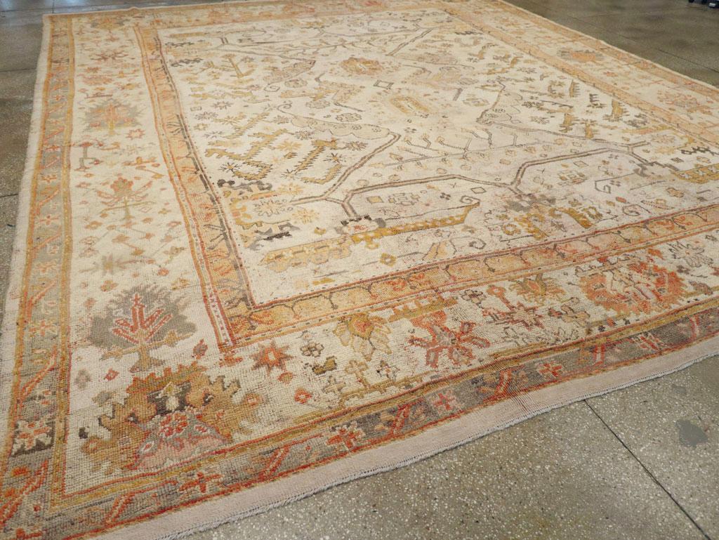 Early 20th Century Turkish Oushak Large Carpet For Sale 1