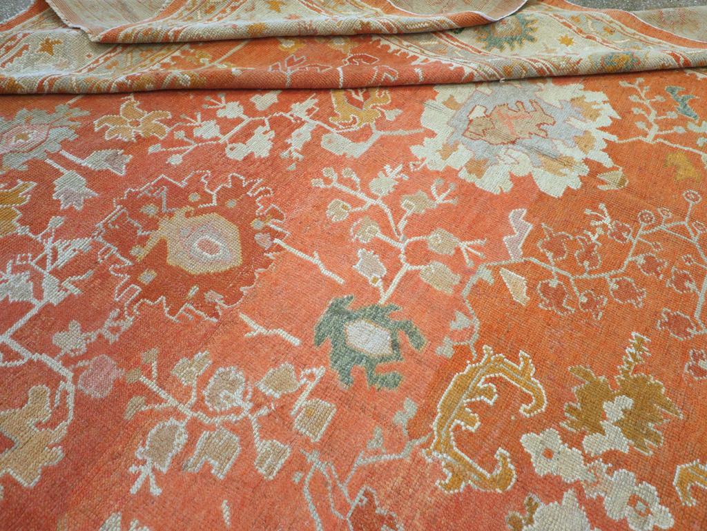Early 20th Century Turkish Oushak Large Carpet For Sale 3