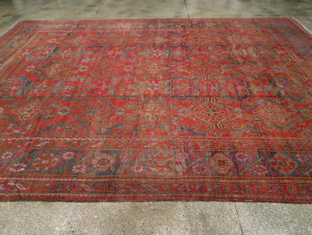 Early 20th Century Turkish Oushak Large Room Size Carpet In Excellent Condition For Sale In New York, NY