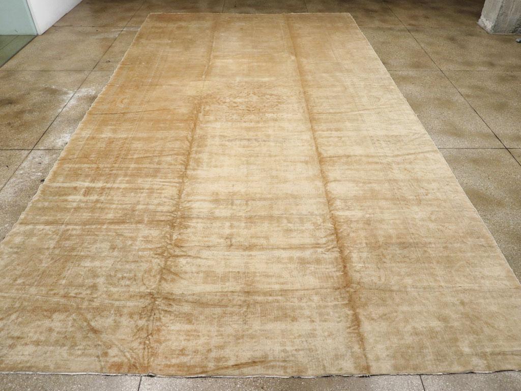 Hand-Knotted Early 20th Century Turkish Oushak Oversize Carpet For Sale