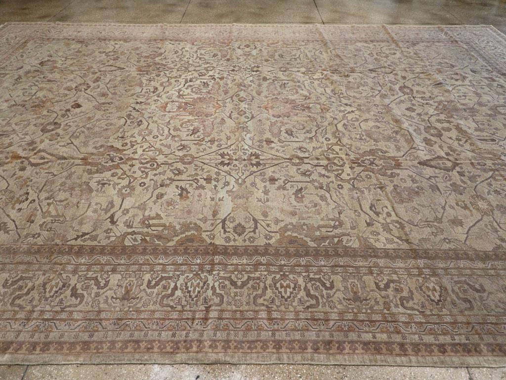 Noué à la main Tapis turc Oushak surdimensionné du début du 20e siècle en vente