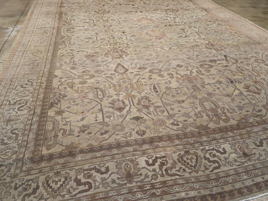 20ième siècle Tapis turc Oushak surdimensionné du début du 20e siècle en vente