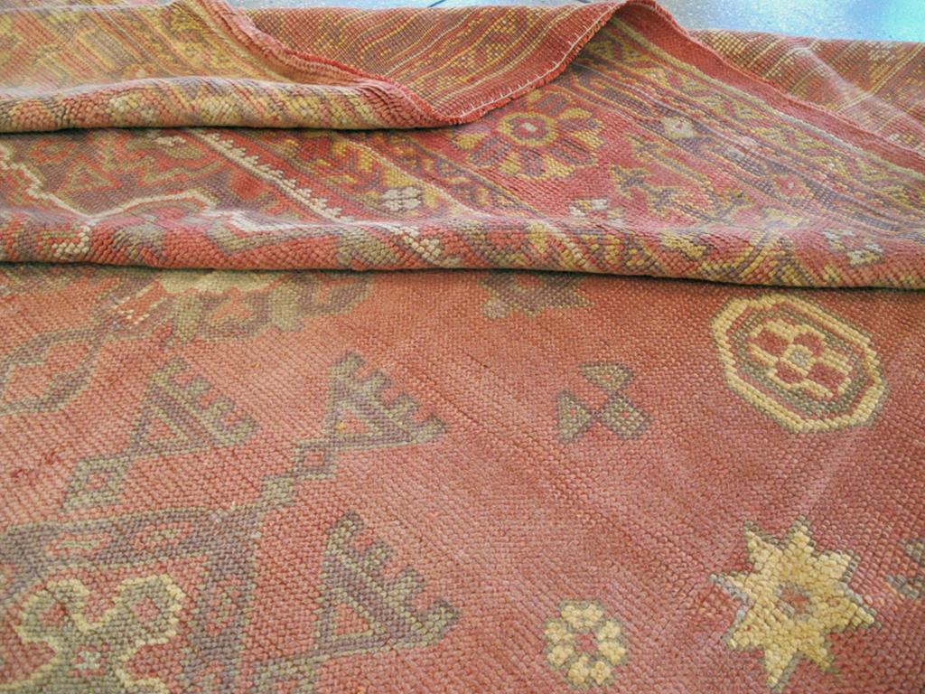 Türkischer Oushak-Teppich in Übergröße aus dem frühen 20. im Angebot 1