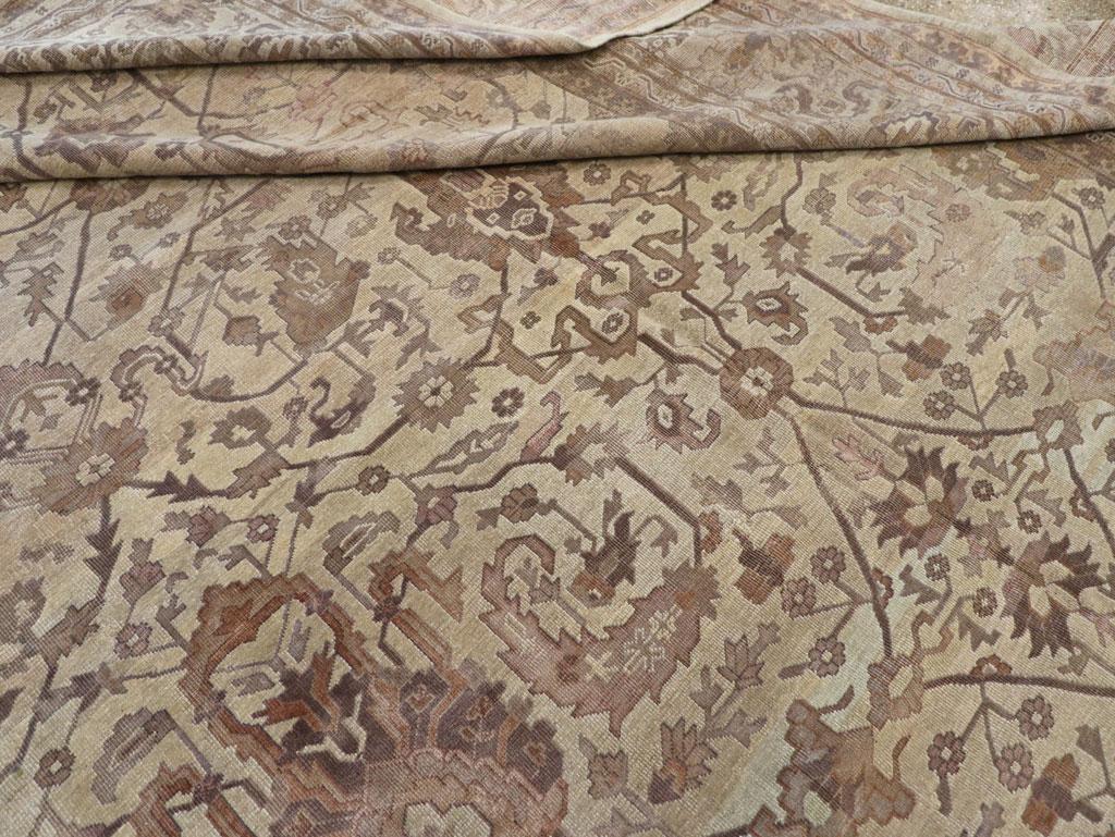 Tapis turc Oushak surdimensionné du début du 20e siècle en vente 1