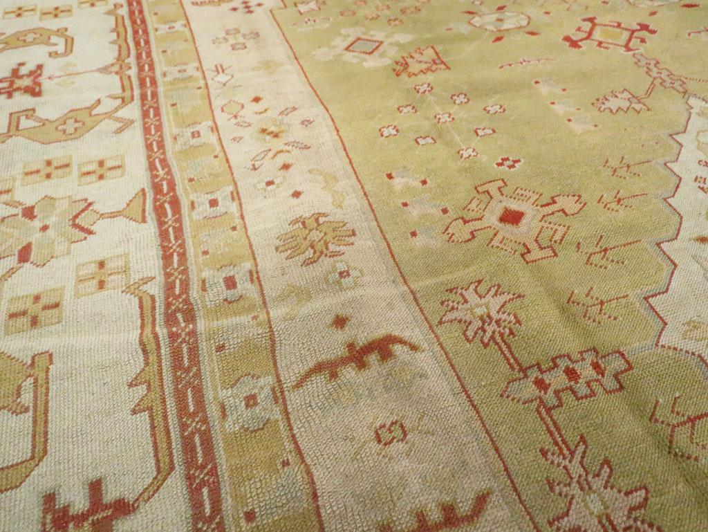 Perse Tapis turc Oushak du début du 20e siècle en vente