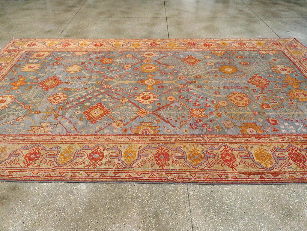 Early 20th Century Turkish Oushak Room Size Carpet In Excellent Condition For Sale In New York, NY
