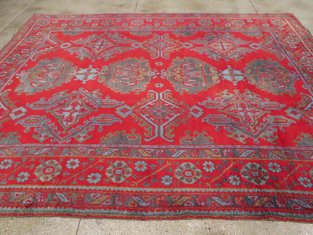 Early 20th Century Turkish Oushak Room Size Carpet In Excellent Condition For Sale In New York, NY