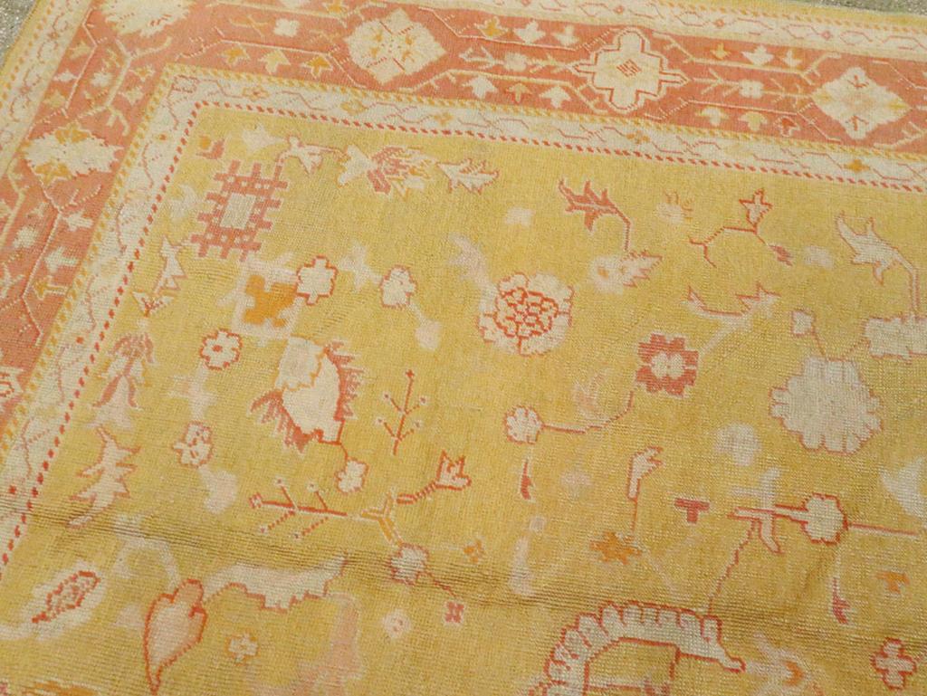 Early 20th Century Turkish Oushak Room Size Carpet In Excellent Condition For Sale In New York, NY