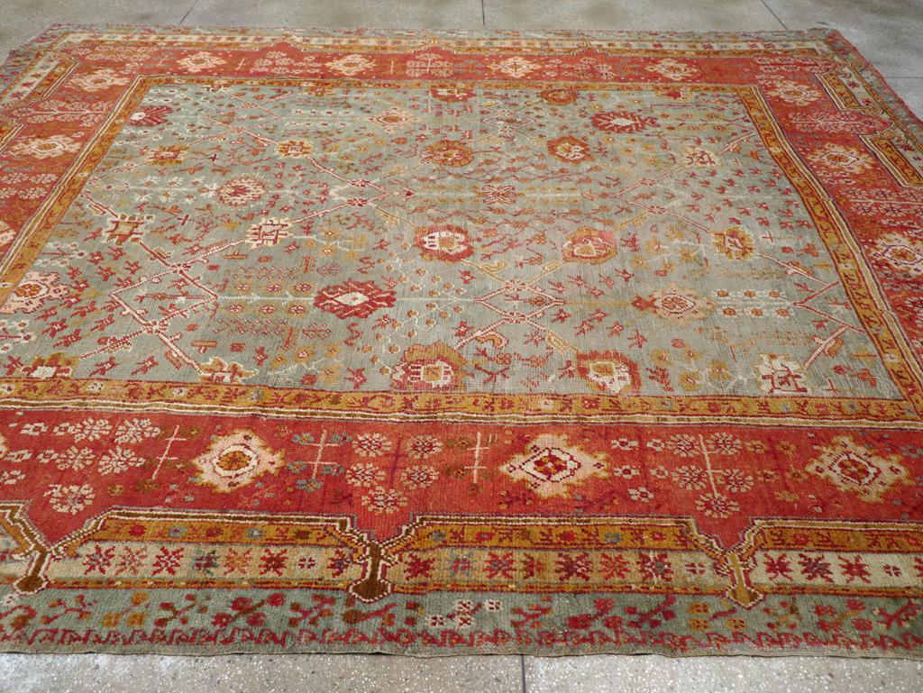 Early 20th Century Turkish Oushak Room Size Carpet In Excellent Condition For Sale In New York, NY