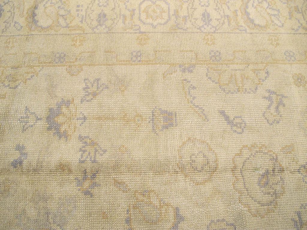 Tapis turc Oushak du début du 20e siècle Excellent état - En vente à New York, NY