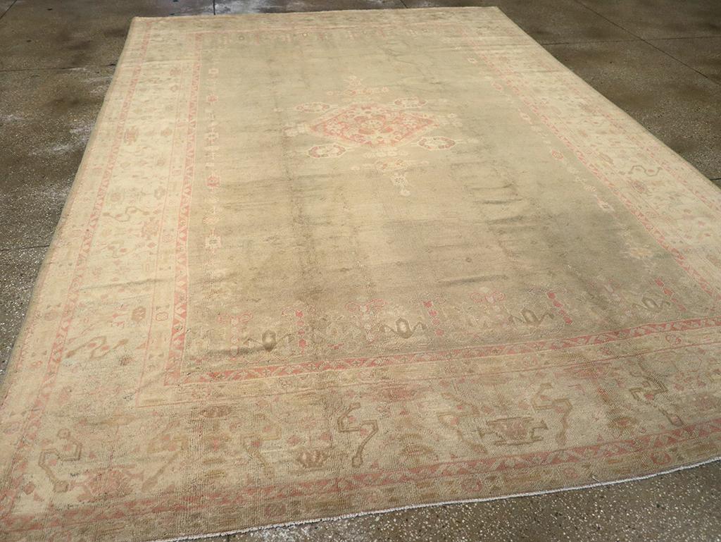 Early 20th Century Turkish Oushak Room Size Carpet For Sale 1