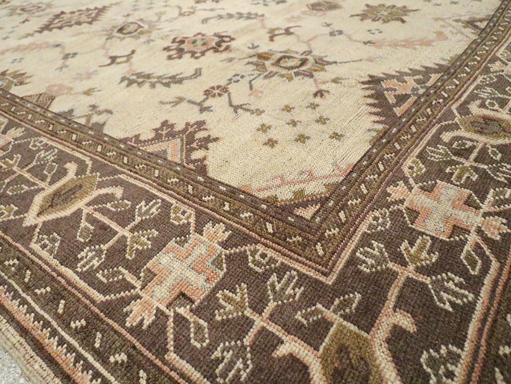 Early 20th Century Turkish Oushak Room Size Carpet For Sale 1