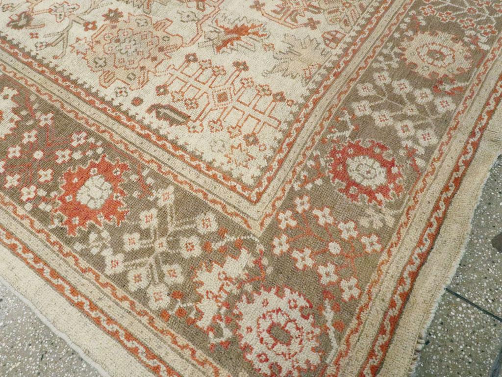 20ième siècle Tapis turc Oushak du début du 20e siècle en vente