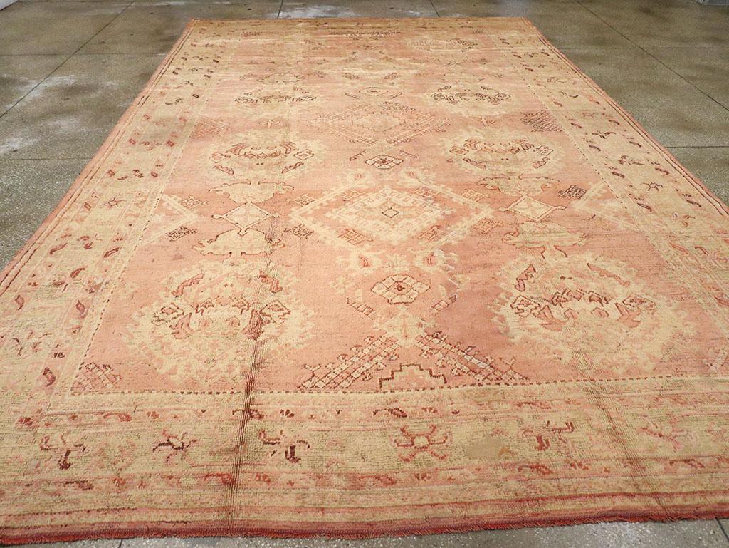 Early 20th Century Turkish Oushak Room Size Carpet For Sale 1