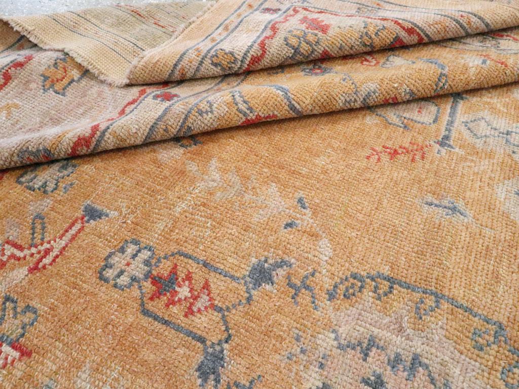 Early 20th Century Turkish Oushak Room Size Carpet For Sale 2
