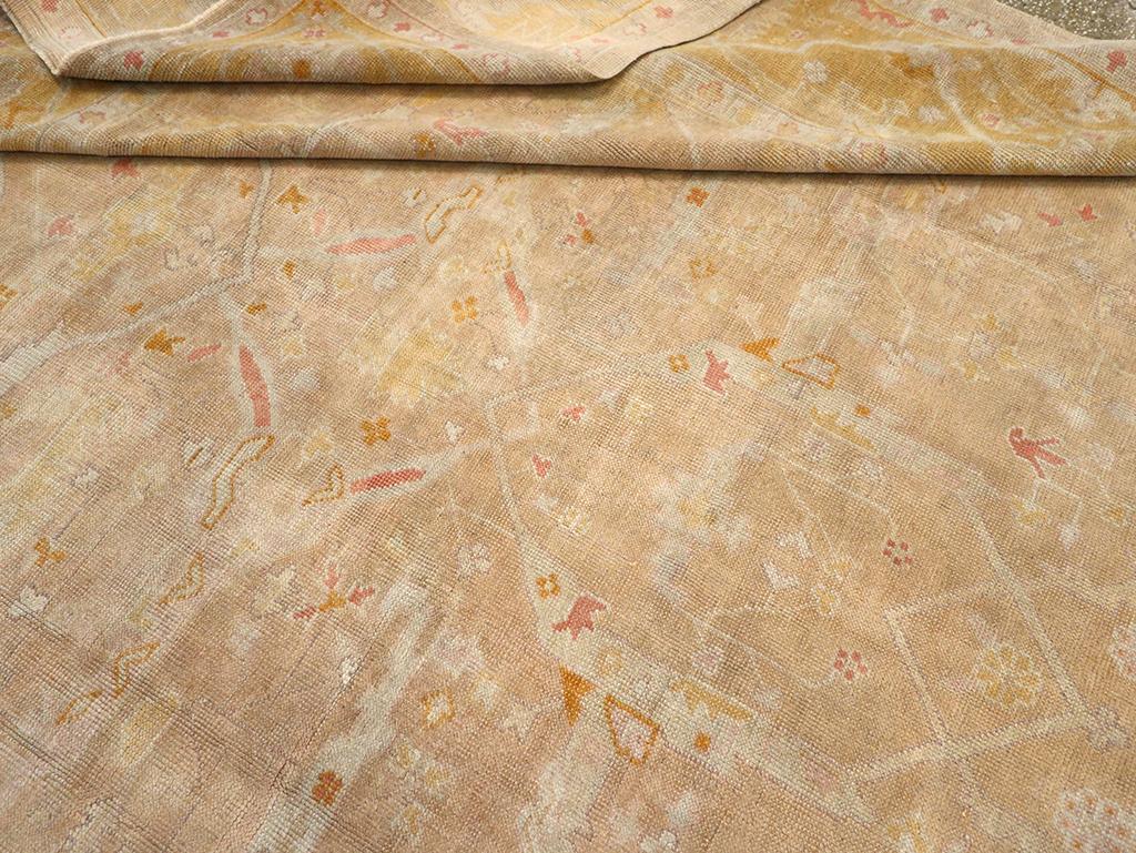 Early 20th Century Turkish Oushak Room Size Carpet For Sale 3