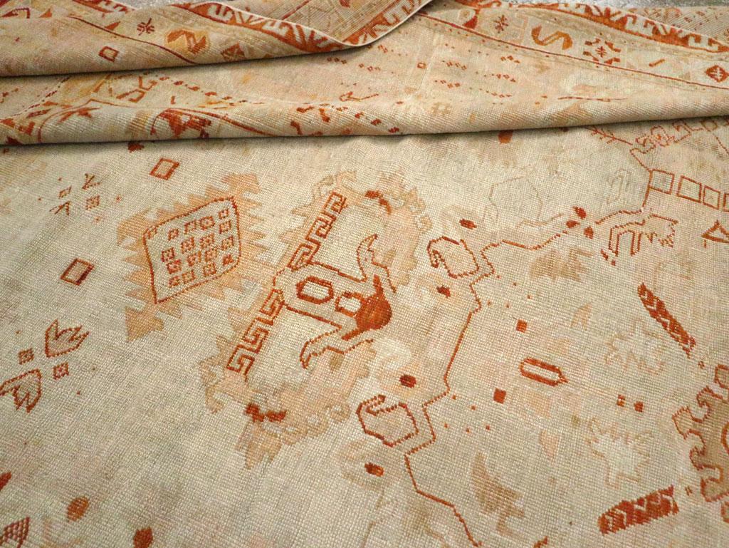 Alfombra turca Oushak de principios del siglo XX para habitaciones en venta 2