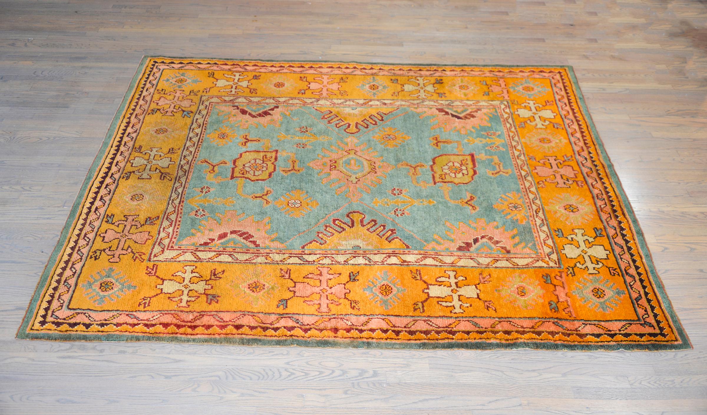 Early 20th Century Turkish Oushak Rug For Sale 6