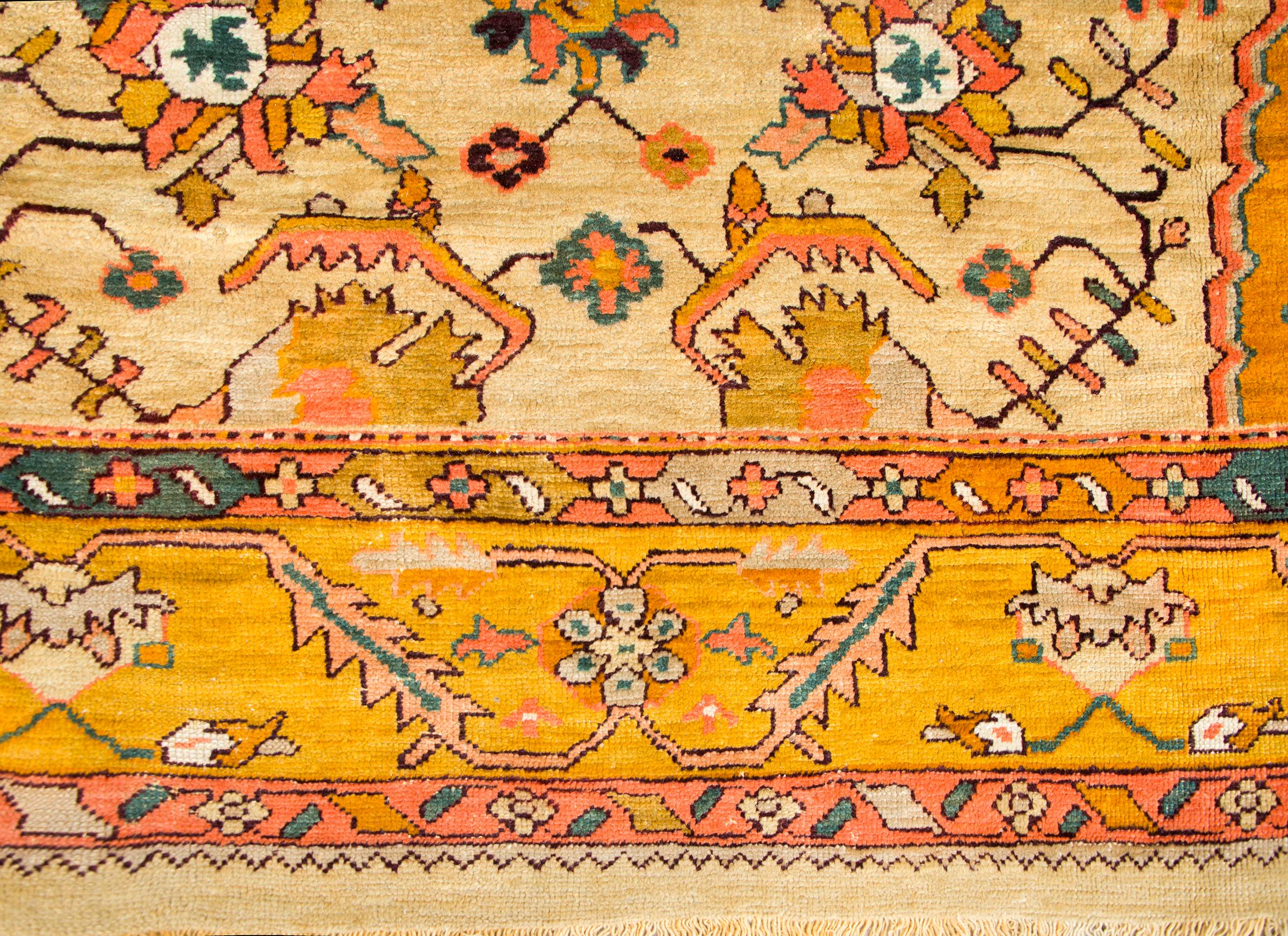 Early 20th Century Turkish Oushak Rug For Sale 7