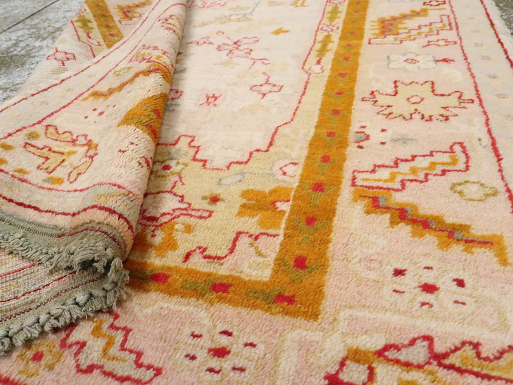 20ième siècle Tapis d'appoint turc Oushak du début du 20e siècle en vente