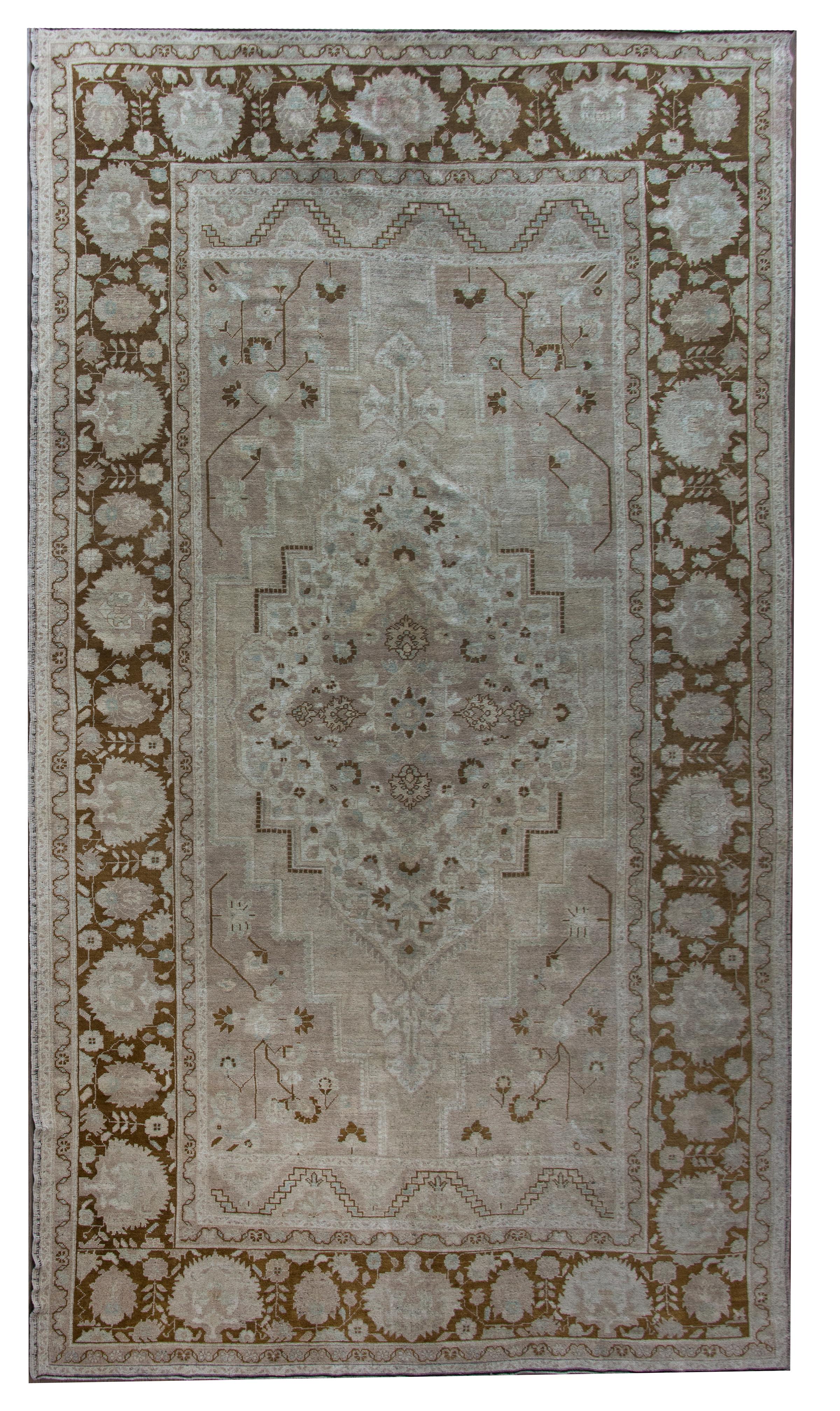 Early 20th Century Turkish Oushak Rug For Sale